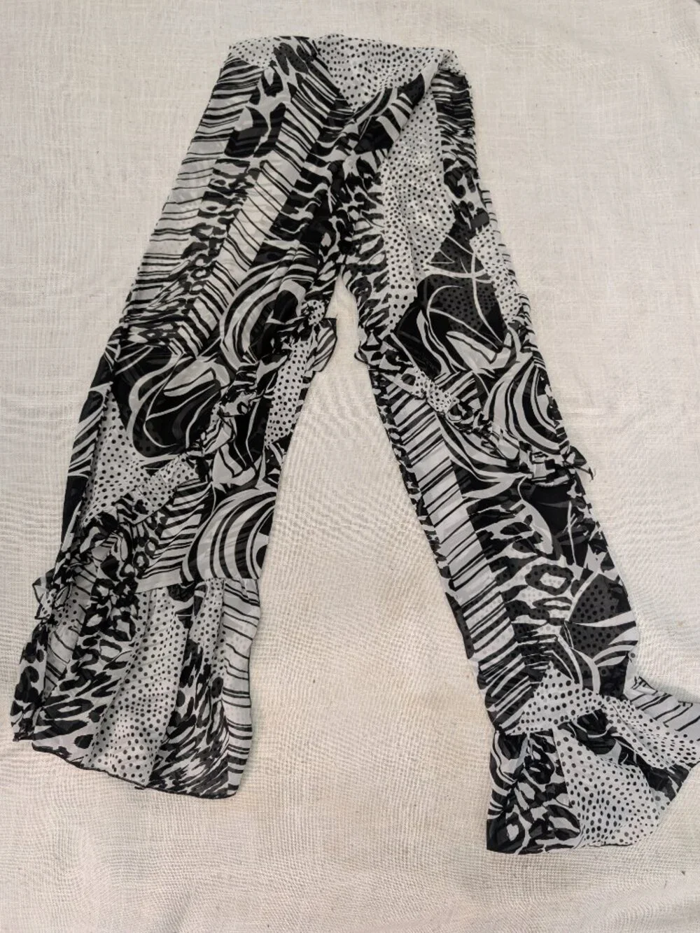 Chico's Black & White Ruffle Scarf 11
